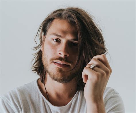 Cory asbury - Singer/songwriter Cory Asbury began singing in church at the ripe old age of 14. His 2009 independent release, Let Me See Your Eyes, officially launched his recording career, leading to a contract ... 